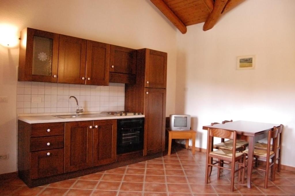 Agriturismo 'D Raine Montelupo Albese الغرفة الصورة