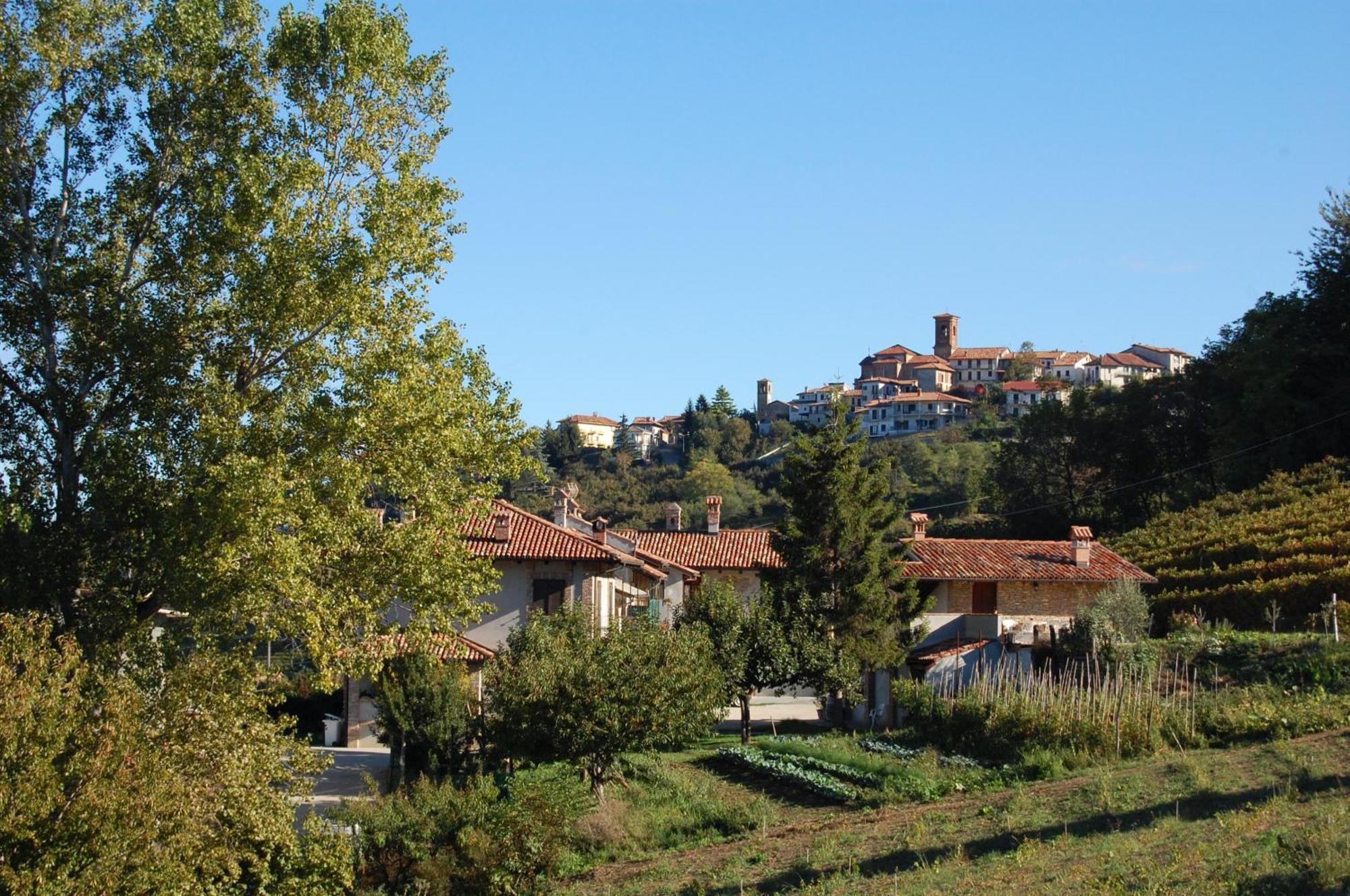 Agriturismo 'D Raine Montelupo Albese المظهر الخارجي الصورة
